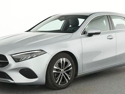 Gebraucht Mercedes A180 116 PS (85 kW) 2024 Silber Limousine