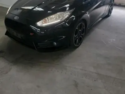 Gebraucht Ford Fiesta ST 182 PS (133 kW) 2014 Schwarz Kleinwagen