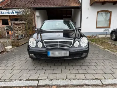 Gebraucht Mercedes E240 177 PS (130 kW) 2003 Schwarz Limousine
