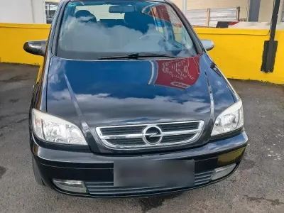 Używany Opel Zafira 125 KM (91 kW) 2004 Czarny Minivan
