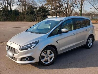Second-hand Ford S-MAX Titanium 190 CP (139 kW) 2019 Argintiu Monovolum