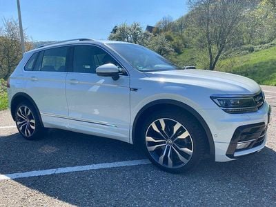 Second-hand VW Tiguan R-line 239 CP (175 kW) 2020 Alb SUV