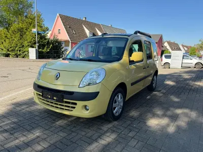 Gebraucht Renault Kangoo Privilege 103 PS (75 kW) 2009 Gelb Van / Kleinbus