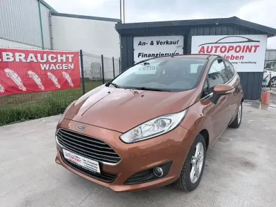 Używany Ford Fiesta Titanium 101 KM (74 kW) 2014 Złoty Hatchback