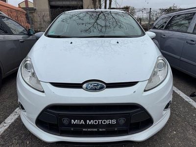 Usata Ford Fiesta Titanium 97 CV (71 kW) 2010 Bianco Coupé