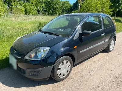 Gebraucht Ford Fiesta 60 PS (44 kW) 2006 Blau Kleinwagen