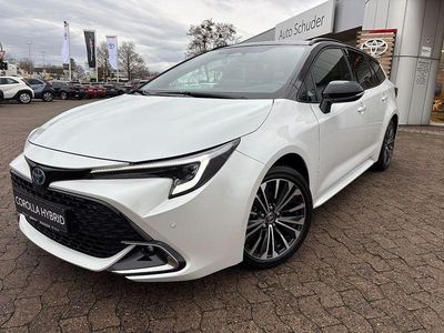 Weiß Gebraucht 2024 Toyota Corolla Basis Limousine | 30.990 € (Teuer)
