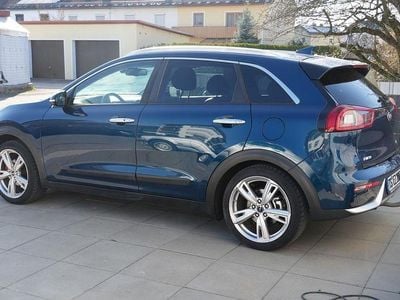 Gebraucht Kia Niro Spirit 141 PS (103 kW) 2018 Blau SUV