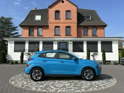 Gebraucht Hyundai Kona Select 100 kW (136 PS) 2022 Blau SUV