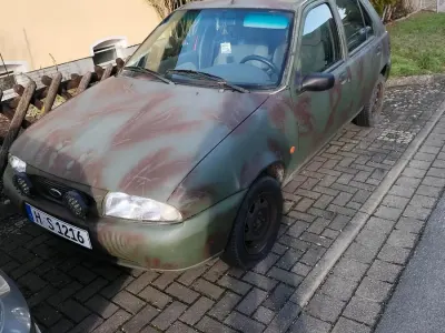 Używany Ford Fiesta 1998 Zielony Hatchback
