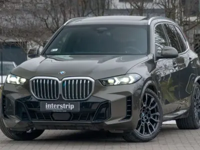 Używany BMW X5 M Sport 352 KM (258 kW) 2025 Zielony SUV