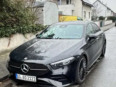 Gebraucht Mercedes A200 150 PS (110 kW) 2024 Schwarz Limousine