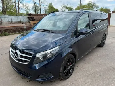 Gebraucht Mercedes V220 Sport 163 PS (119 kW) 2019 Blau Van / Kleinbus
