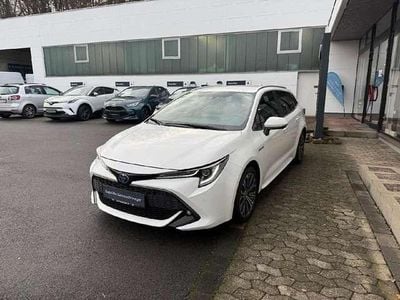 Weiß Gebraucht 2021 Toyota Corolla Hybrid Team Kombi | 23.460 € (Superpreis)