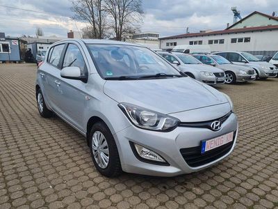 Gebraucht Hyundai i20 Edition 75 PS (55 kW) 2013 Grau Kleinwagen