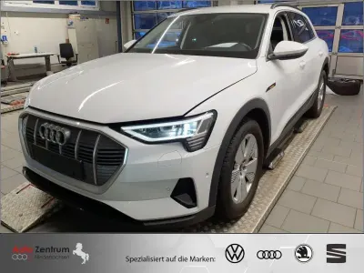 Gebraucht Audi e-tron Ambiente 300 kW (408 PS) 2023 Weiß SUV