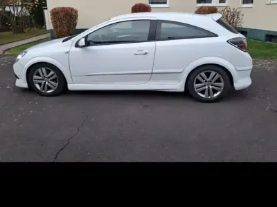 Gebraucht Opel Astra GTC OPC 140 PS (102 kW) 2009 Weiß Coupé