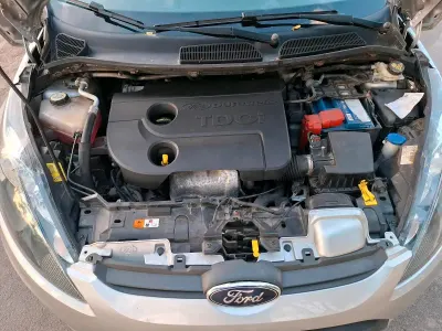 Gebraucht Ford Focus 70 PS (51 kW) 2012 Grau Kombi