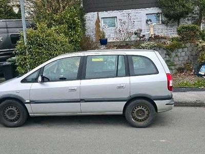 Second-hand Opel Zafira 125 CP (91 kW) 2004 Argintiu Monovolum
