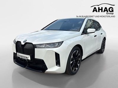 Gebraucht BMW iX M Sport 300 kW (408 PS) 2025 Weiß SUV
