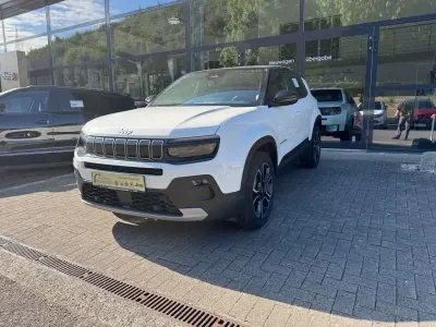Neu Jeep Avenger Summit 110 PS (80 kW) 2026 Snow white mit dach in vulcano SUV