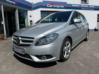 Gebraucht Mercedes B200 156 PS (114 kW) 2013 Silber Kleinwagen