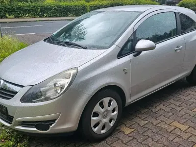 Gebraucht Opel Corsa 87 PS (63 kW) 2010 Silber Kleinwagen