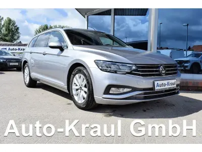 Gebraucht VW Passat 150 PS (110 kW) 2023 Pyrite silver metallic (metallic) Kombi