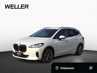 Gebraucht BMW 220 Active Tourer Comfort Edition 156 PS (114 kW) 2022 Mineralweiß (weiß) Van / Kleinbus