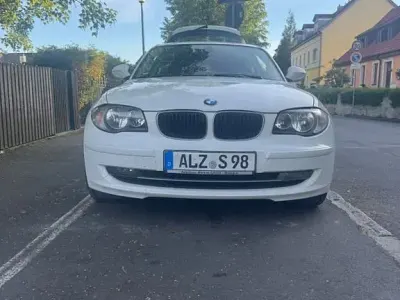 Gebraucht BMW 114 122 PS (89 kW) 2011 Weiß Kleinwagen