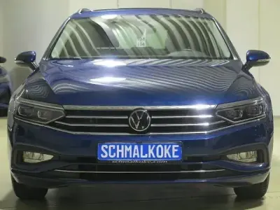 Gebraucht VW Passat Business 150 PS (110 kW) 2023 Aquamarinblau Kombi