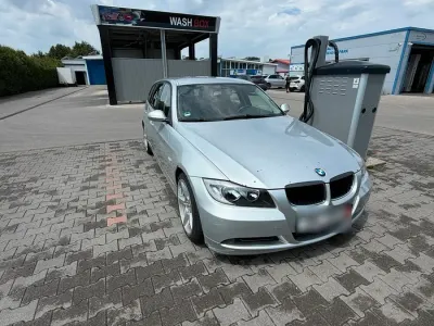 Gebraucht BMW 320 163 PS (119 kW) 2007 Grau Kombi