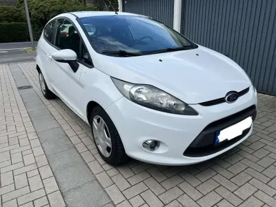 Gebraucht Ford Fiesta Champions Edition 82 PS (60 kW) 2012 Weiß Limousine