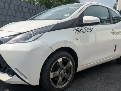 Używany Toyota Aygo X-play 69 KM (50 kW) 2014 Biały Hatchback