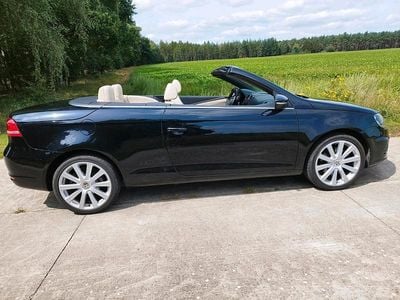 Schwarz Gebraucht 2011 VW Eos Cabrio | 7.450 € (Fairer Preis)