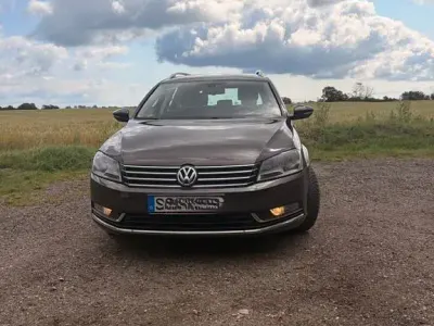 Gebraucht VW Passat Comfortline 122 PS (89 kW) 2011 Braun Kombi