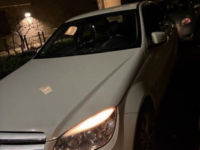 Weiß Gebraucht 2010 Mercedes C220 Avantgarde Limousine | 8.300 € (Etwas zu teuer)