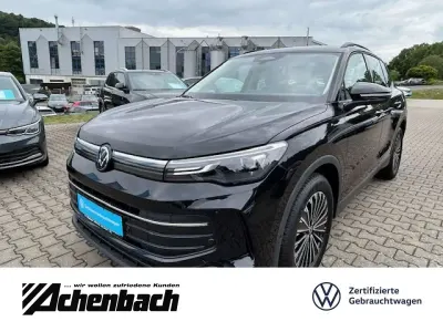 Gebraucht VW Tiguan Life 150 PS (110 kW) 2024 Deep black perleffekt SUV