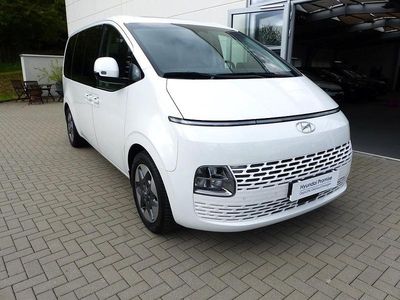 Weiß Gebraucht 2024 Hyundai Staria Prime Van / Kleinbus | 38.980 € (Guter Preis)