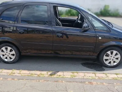 Gebraucht Opel Meriva 77 PS (56 kW) 2008 Schwarz Van / Kleinbus