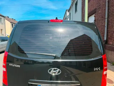 Gebraucht Hyundai H-1 2018 Schwarz Van / Kleinbus