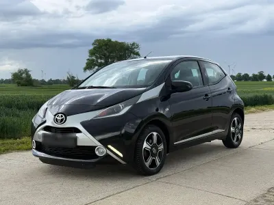 Gebraucht Toyota Aygo X-clusiv 69 PS (50 kW) 2015 Schwarz Kleinwagen