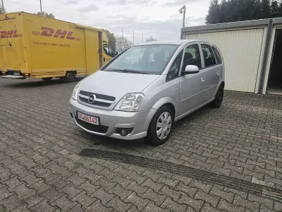 Usata Opel Meriva 101 CV (74 kW) 2005 Argento Monovolume