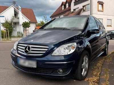 Mercedes B200