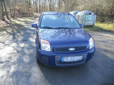 Gebraucht Ford Fusion 80 PS (58 kW) 2010 Blau Kleinwagen