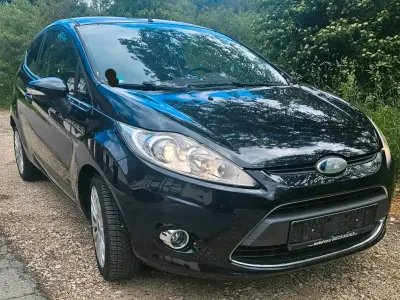 Gebraucht Ford Fiesta Titanium 82 PS (60 kW) 2010 Schwarz Kleinwagen
