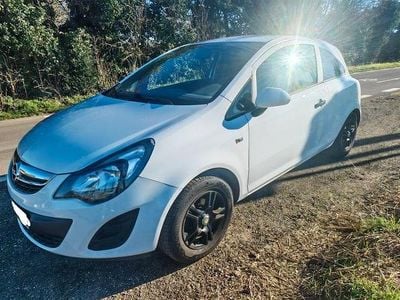 Gebraucht Opel Corsa Selection 69 PS (50 kW) 2014 Weiß Kleinwagen