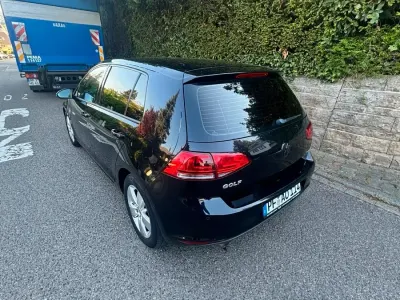 Gebraucht VW Golf VII 105 PS (77 kW) 2013 Schwarz Kleinwagen