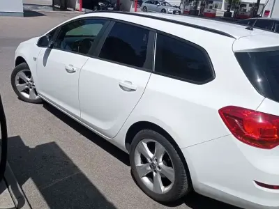 Gebraucht Opel Astra Sport 120 PS (88 kW) 2011 Weiß Kombi
