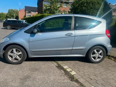 Używany Mercedes A170 2008 Niebieski Hatchback
